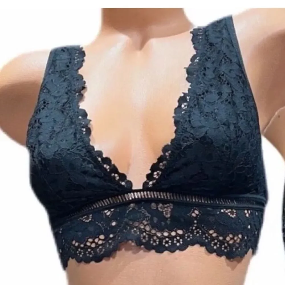 Victorias Secret Body Sexy Unlined Lace Bralette bra black Small